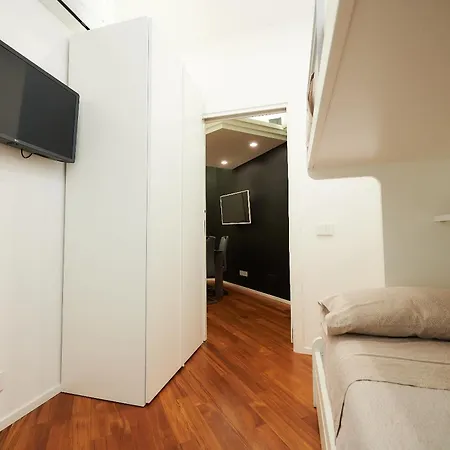 Diamonds House Апартаменти